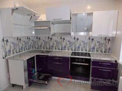 Фиолетово-белая кухня из пластика (6)